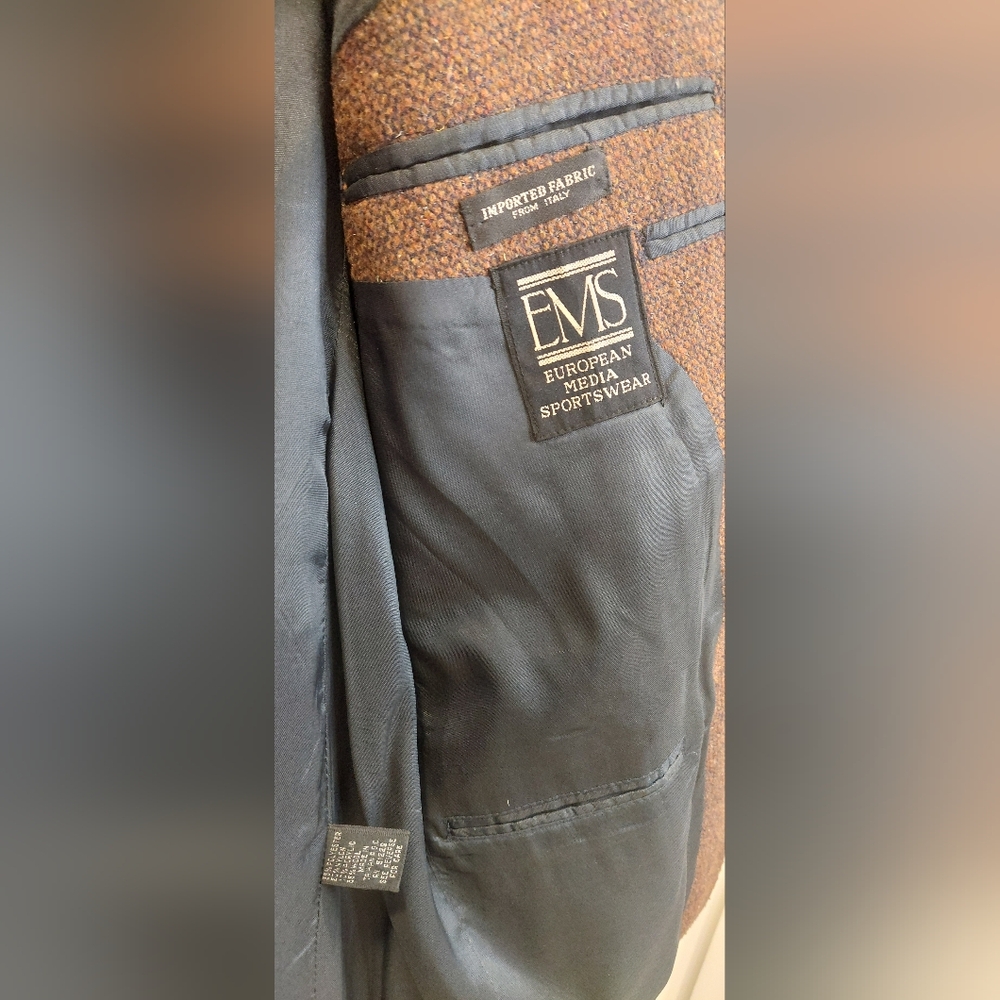 Classic Men's Brown Blazer - Picture 4 of 9